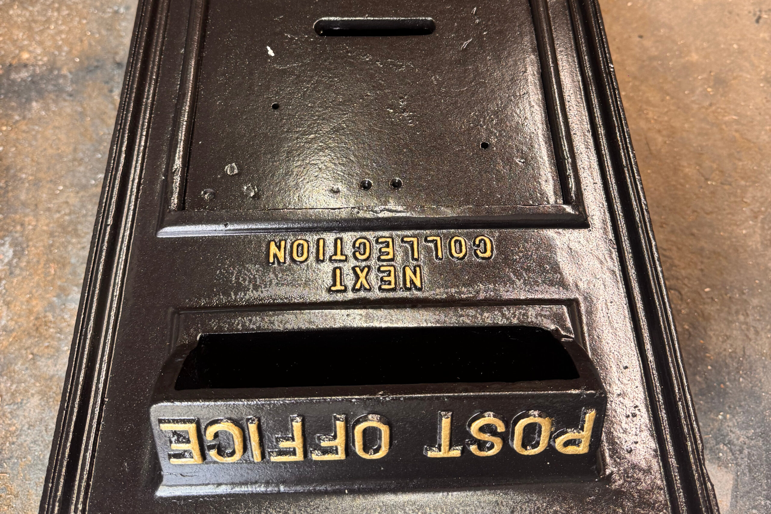 Restored W T Allen Elizabeth II cast iron Post Office wall box